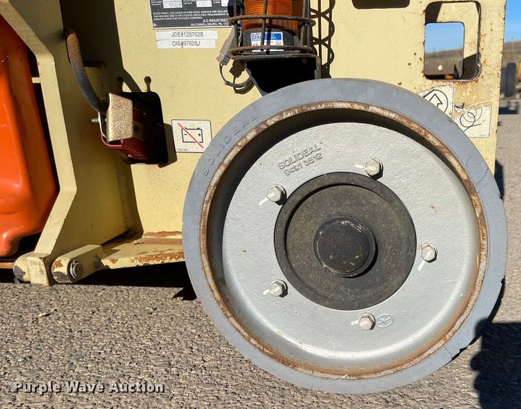 image for item DL5846 2012 JLG 2030ES  scissor lift