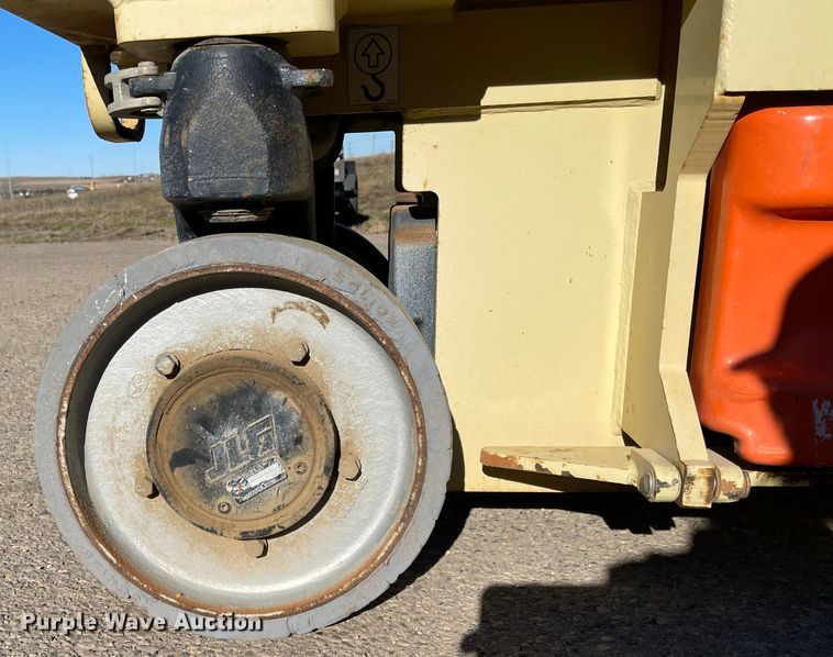 image for item DL5846 2012 JLG 2030ES  scissor lift