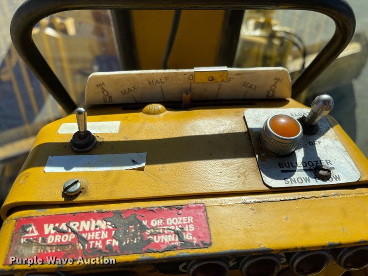 image for item DL5853 1979 Caterpillar 140G  motor grader