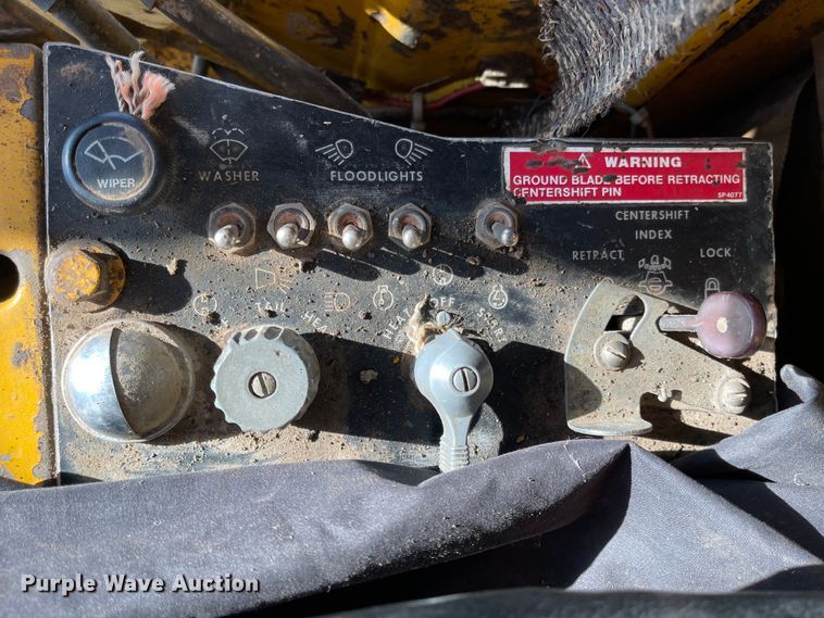 image for item DL5853 1979 Caterpillar 140G  motor grader