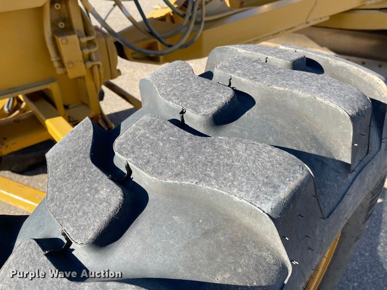 image for item DL5853 1979 Caterpillar 140G  motor grader