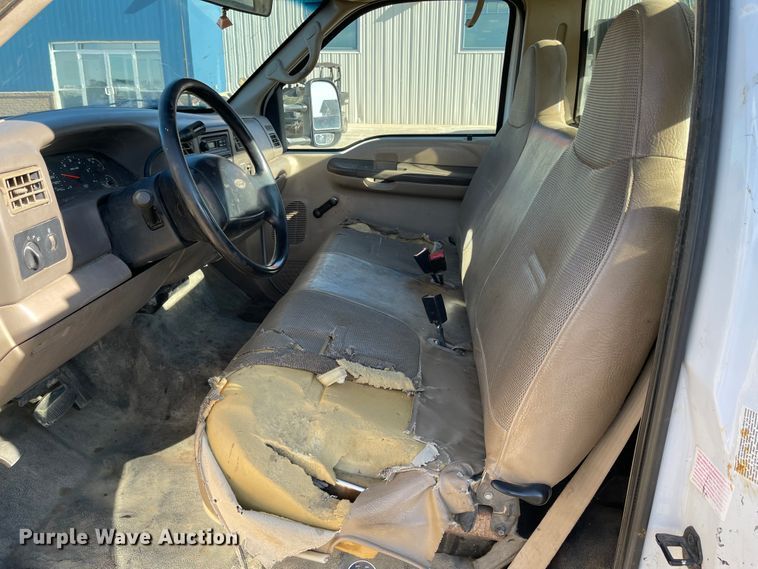 image for item DL5855 2002 Ford F550 Super Duty XL  flatbed truck