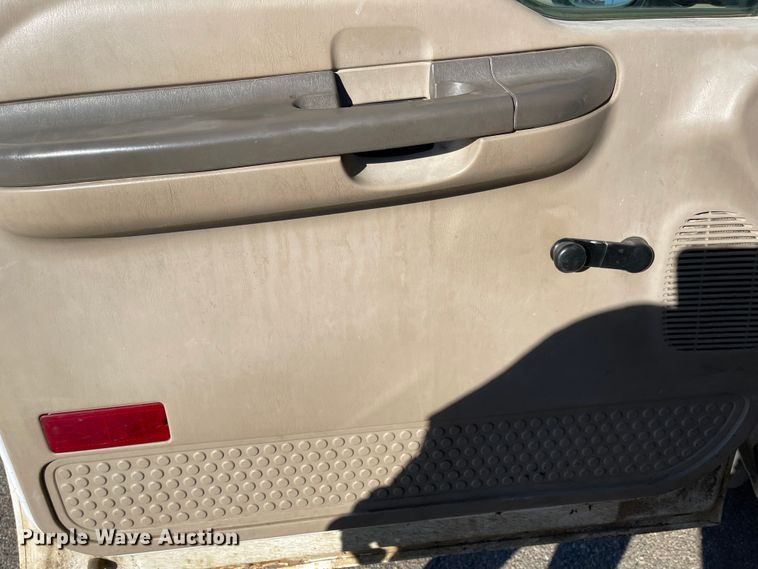 image for item DL5855 2002 Ford F550 Super Duty XL  flatbed truck