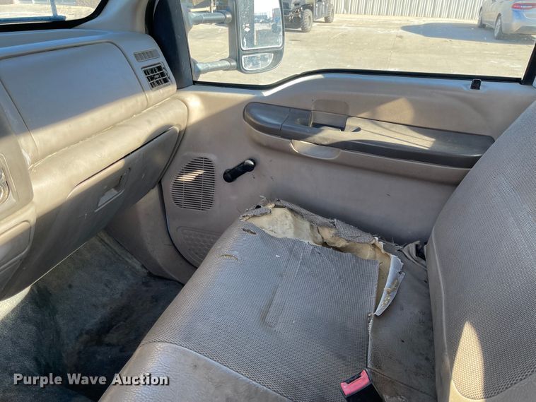 image for item DL5855 2002 Ford F550 Super Duty XL  flatbed truck