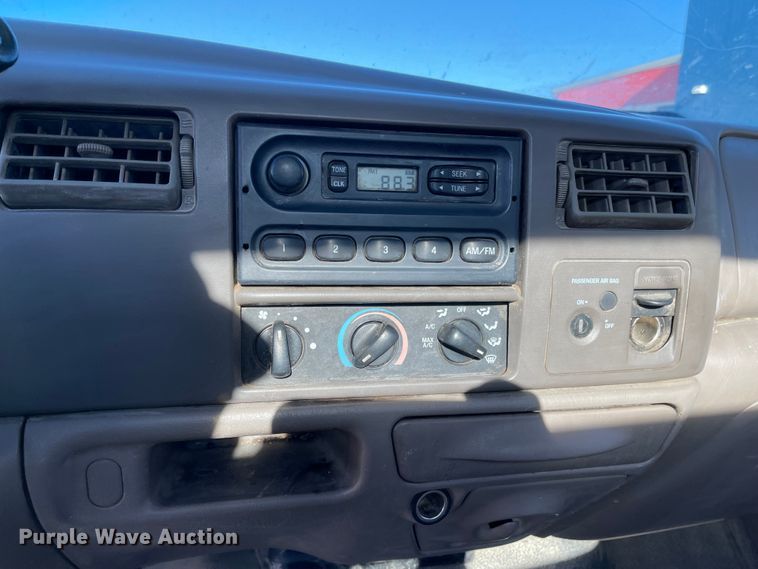 image for item DL5855 2002 Ford F550 Super Duty XL  flatbed truck