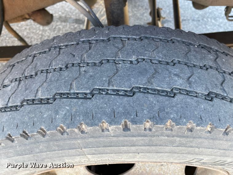 image for item DL5855 2002 Ford F550 Super Duty XL  flatbed truck