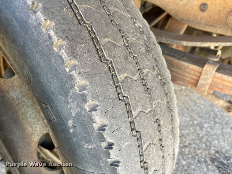 image for item DL5855 2002 Ford F550 Super Duty XL  flatbed truck