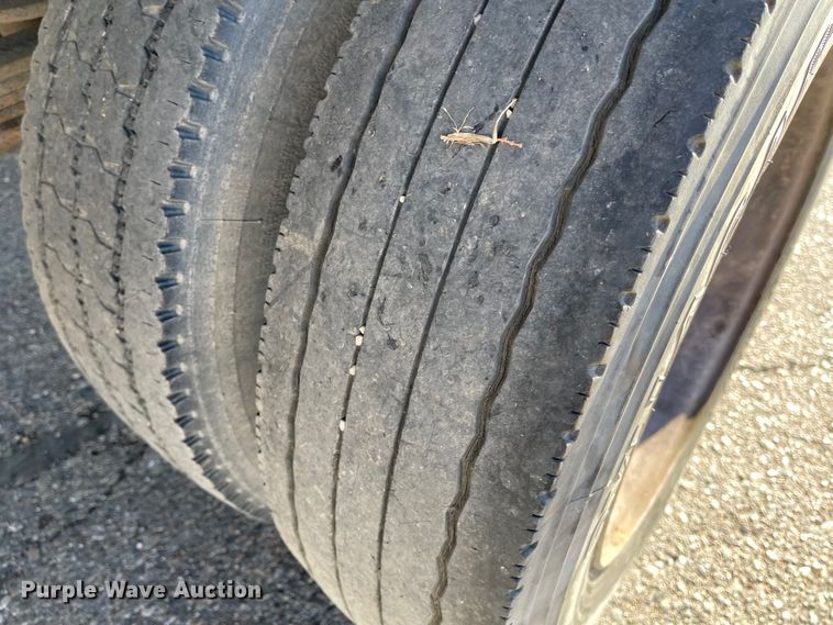 image for item DL5855 2002 Ford F550 Super Duty XL  flatbed truck