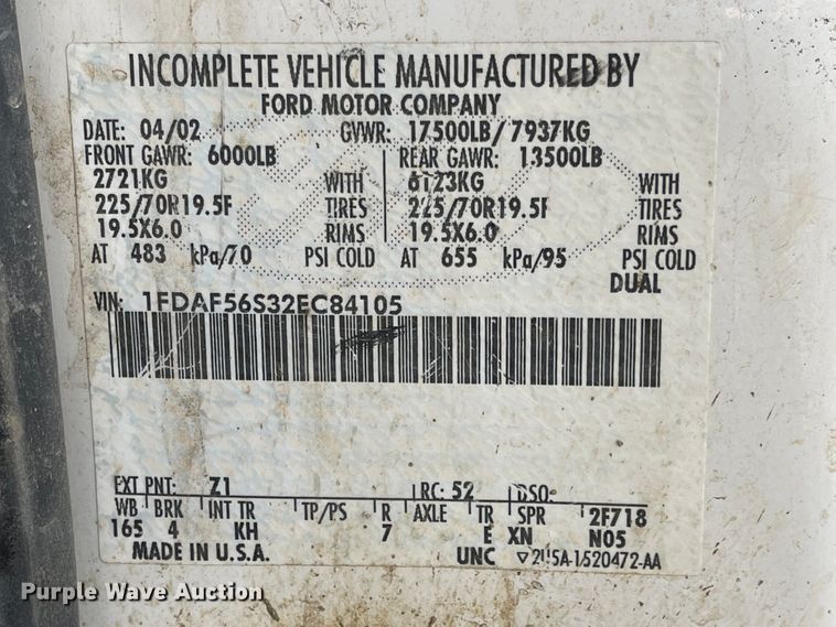 image for item DL5855 2002 Ford F550 Super Duty XL  flatbed truck