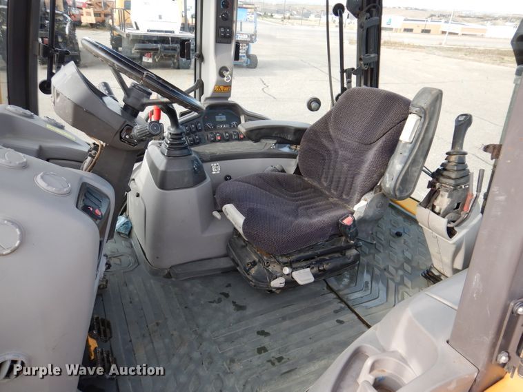 image for item DL5856 2012 Volvo BL70B  backhoe