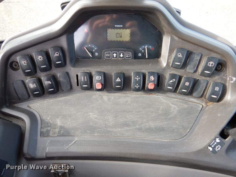 image for item DL5856 2012 Volvo BL70B  backhoe