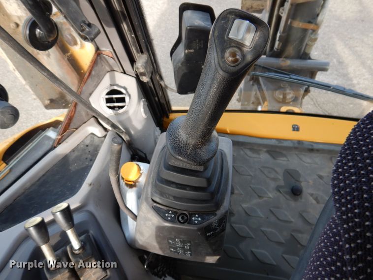 image for item DL5856 2012 Volvo BL70B  backhoe