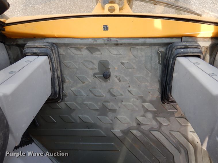 image for item DL5856 2012 Volvo BL70B  backhoe