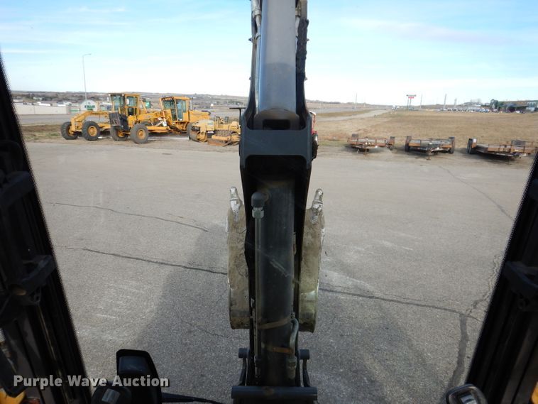 image for item DL5856 2012 Volvo BL70B  backhoe