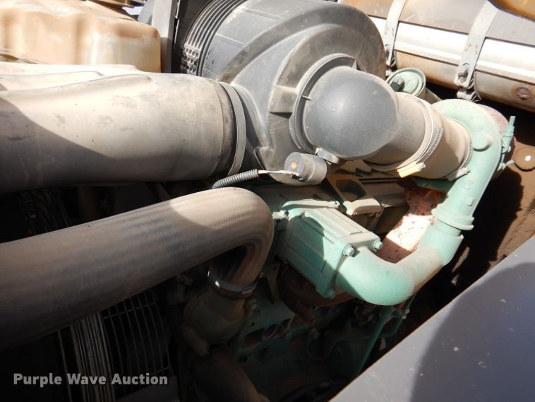 image for item DL5856 2012 Volvo BL70B  backhoe