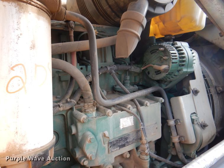 image for item DL5856 2012 Volvo BL70B  backhoe