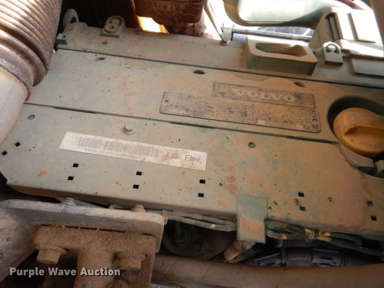 image for item DL5856 2012 Volvo BL70B  backhoe