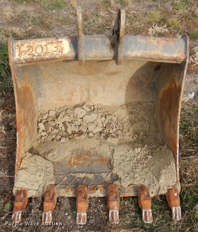 image for item DL5856 2012 Volvo BL70B  backhoe