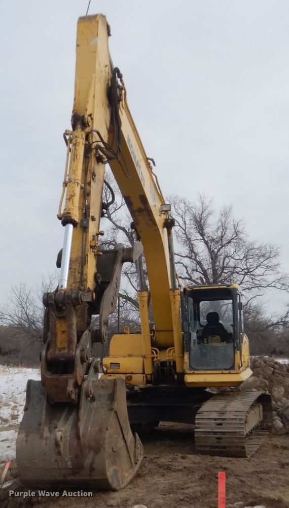 image for item IU9783 2004 Komatsu PC220LC-7L  excavator