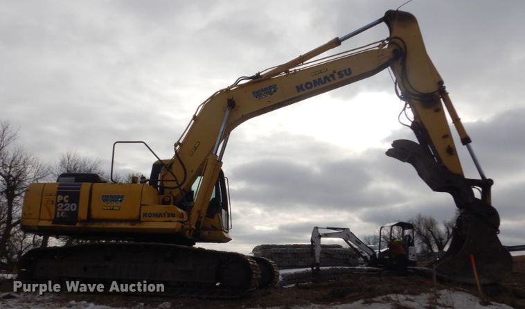 image for item IU9783 2004 Komatsu PC220LC-7L  excavator
