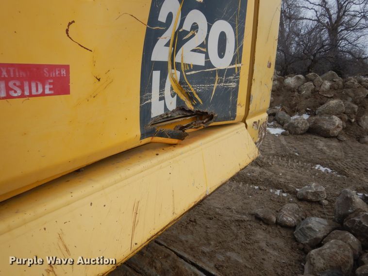 image for item IU9783 2004 Komatsu PC220LC-7L  excavator