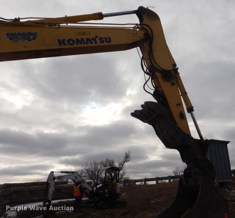 image for item IU9783 2004 Komatsu PC220LC-7L  excavator