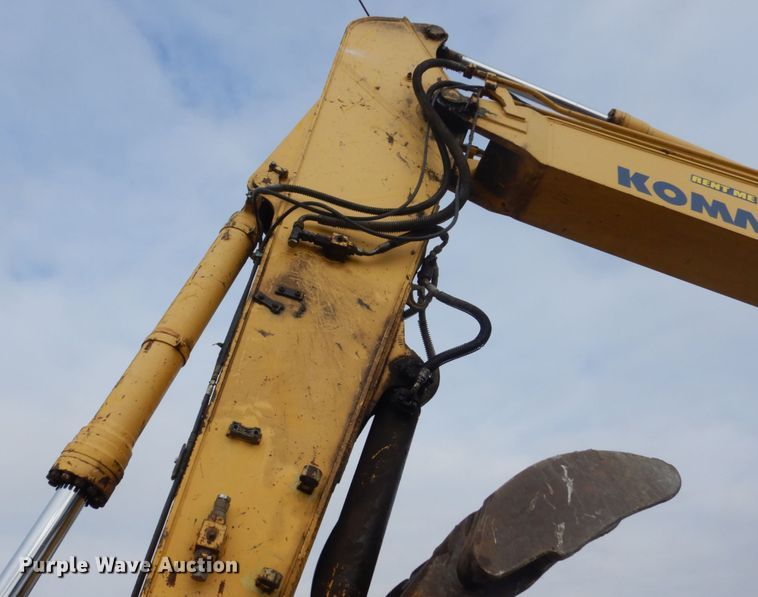 image for item IU9783 2004 Komatsu PC220LC-7L  excavator