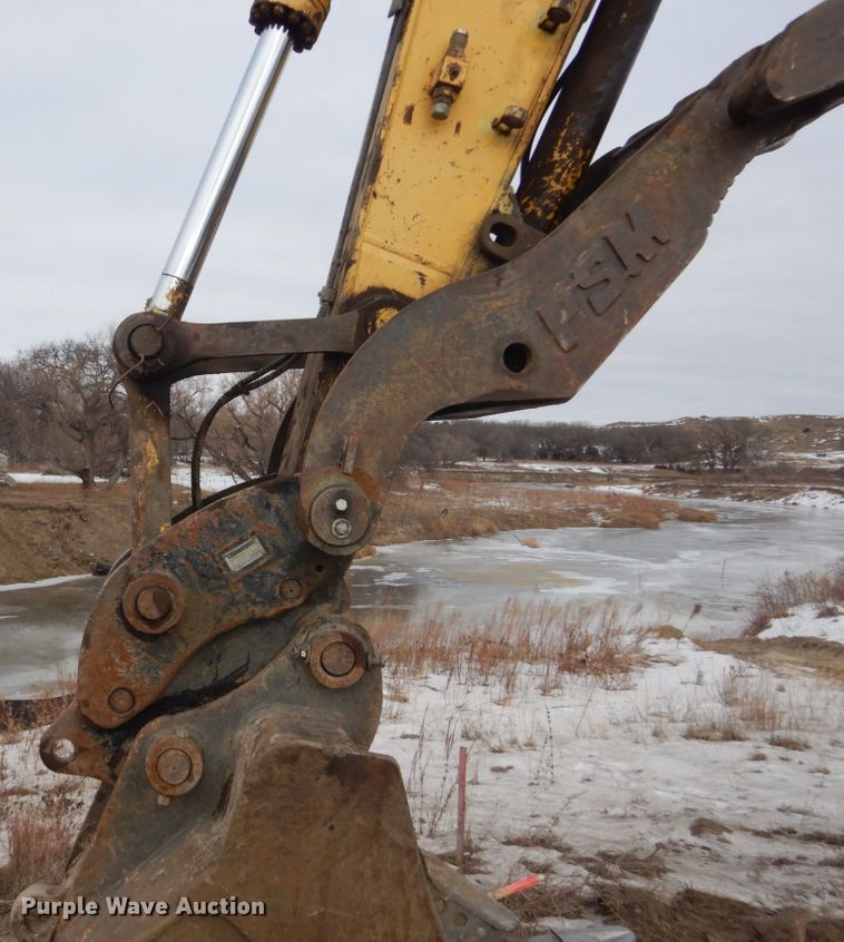 image for item IU9783 2004 Komatsu PC220LC-7L  excavator