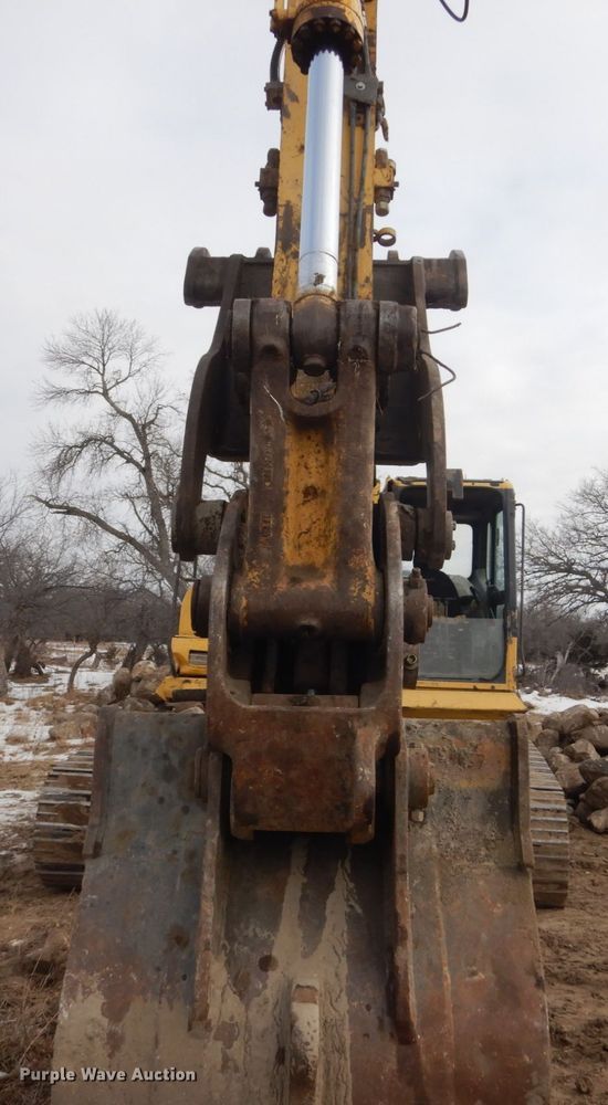 image for item IU9783 2004 Komatsu PC220LC-7L  excavator