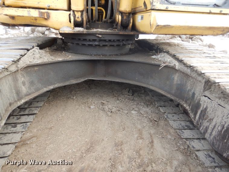 image for item IU9783 2004 Komatsu PC220LC-7L  excavator