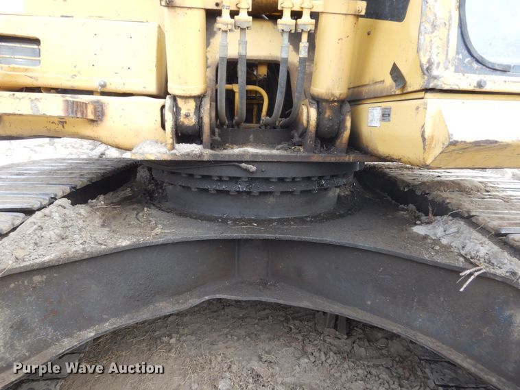 image for item IU9783 2004 Komatsu PC220LC-7L  excavator