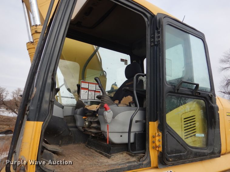 image for item IU9783 2004 Komatsu PC220LC-7L  excavator