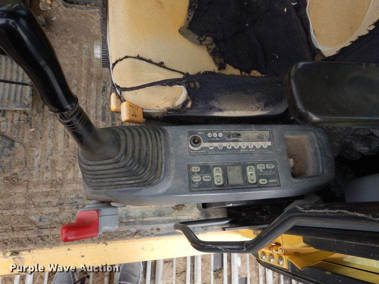 image for item IU9783 2004 Komatsu PC220LC-7L  excavator