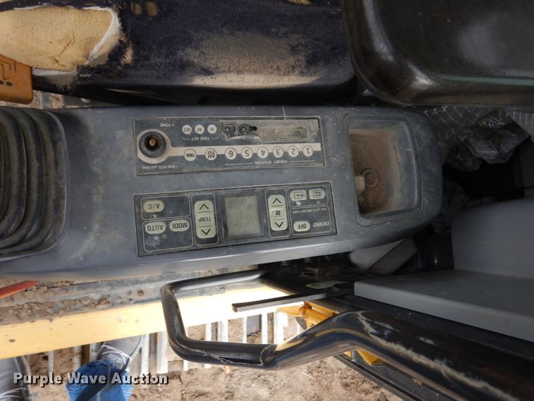 image for item IU9783 2004 Komatsu PC220LC-7L  excavator