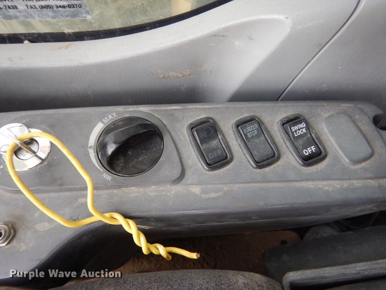 image for item IU9783 2004 Komatsu PC220LC-7L  excavator