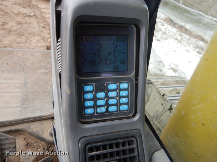 image for item IU9783 2004 Komatsu PC220LC-7L  excavator