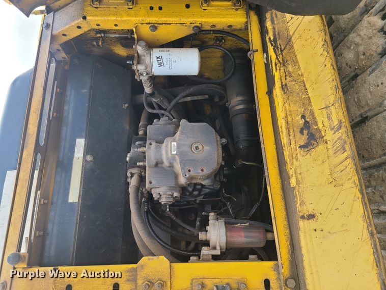 image for item IU9783 2004 Komatsu PC220LC-7L  excavator