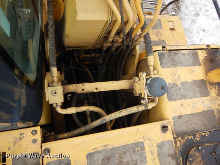 image for item IU9783 2004 Komatsu PC220LC-7L  excavator