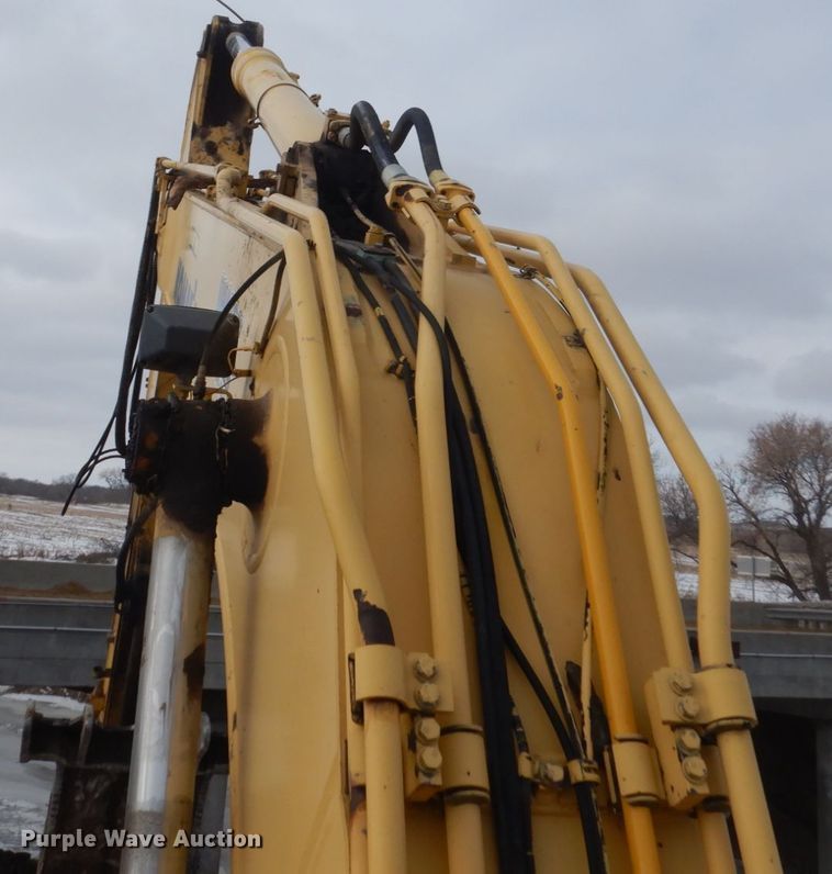 image for item IU9783 2004 Komatsu PC220LC-7L  excavator