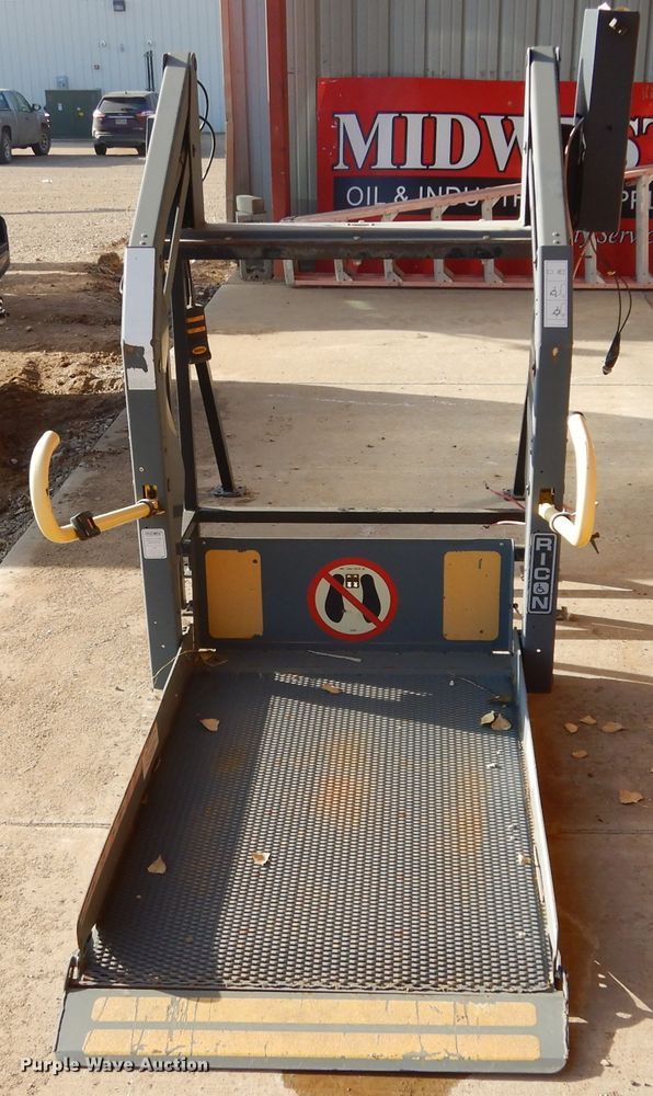 image for item KO9032 2003 Ricon S2005-S10001000  wheelchair lift