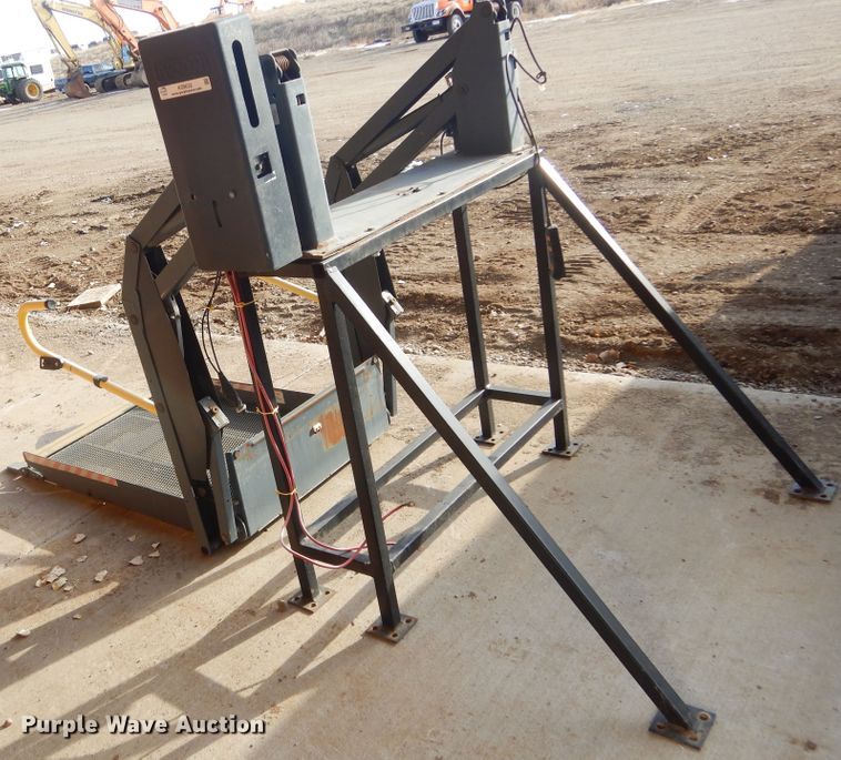 image for item KO9032 2003 Ricon S2005-S10001000  wheelchair lift