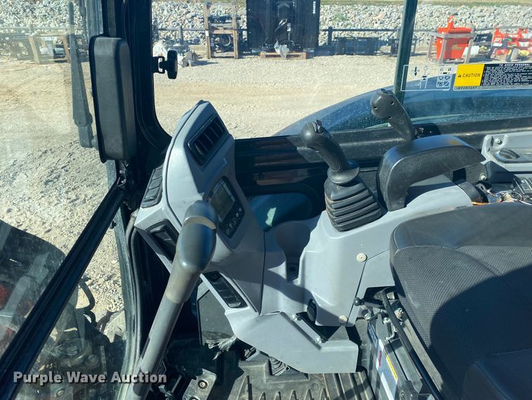 image for item DL6735 2018 Kubota KX057-4  mini excavator