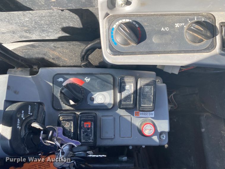 image for item DL6735 2018 Kubota KX057-4  mini excavator