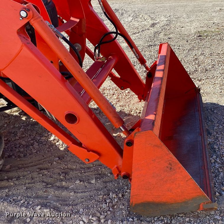 image for item DL6741 2019 Kubota L3301DT  MFWD tractor