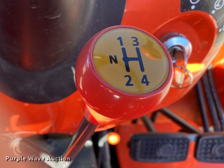 image for item DL6741 2019 Kubota L3301DT  MFWD tractor