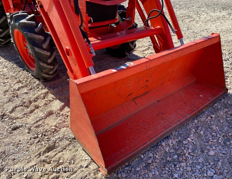 image for item DL6745 2019 Kubota L3301DT  MFWD tractor