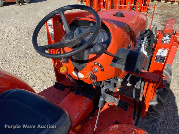 image for item DL6745 2019 Kubota L3301DT  MFWD tractor