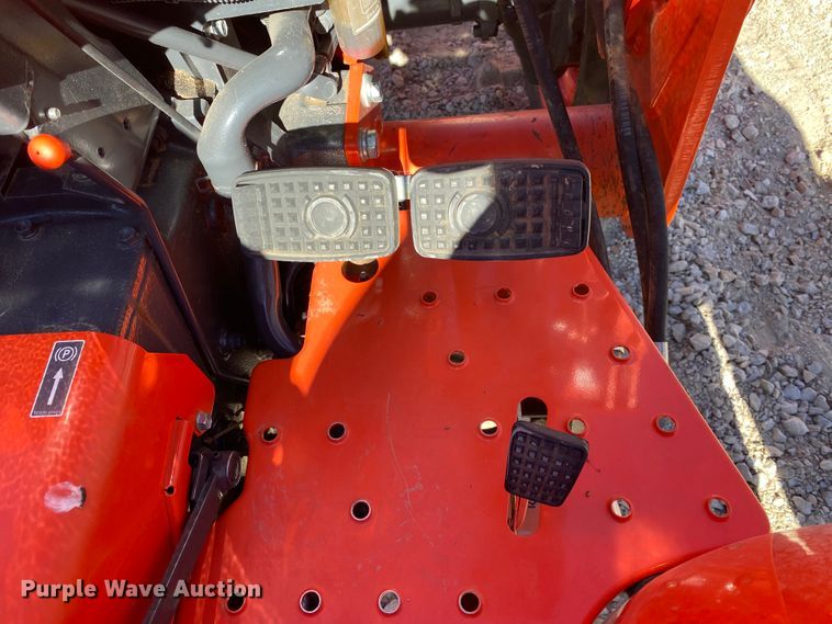 image for item DL6745 2019 Kubota L3301DT  MFWD tractor