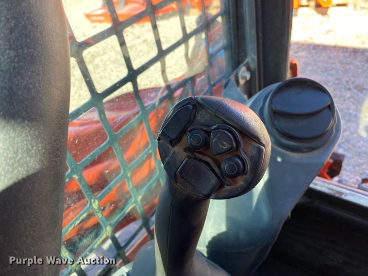 image for item DL6749 2019 Kubota SVL95-2S  tracked skid steer loader