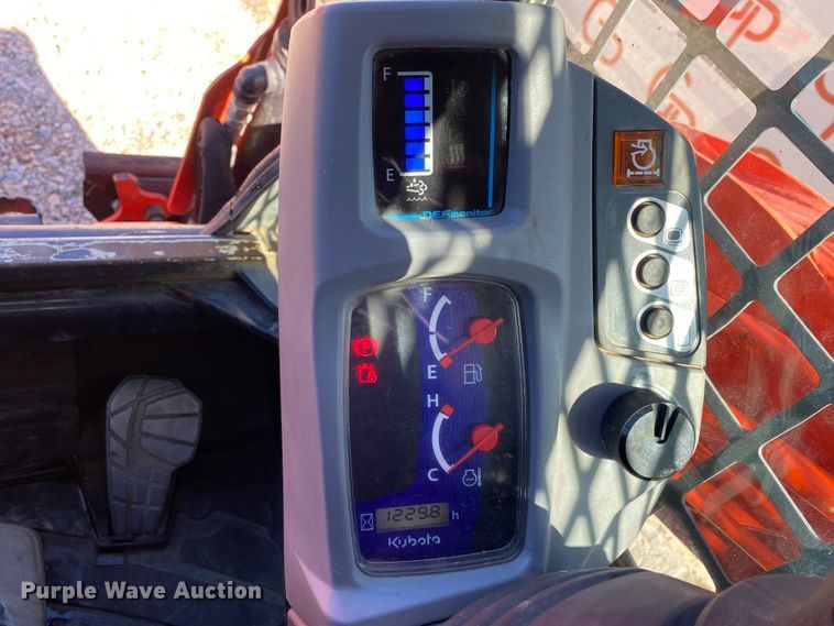 image for item DL6749 2019 Kubota SVL95-2S  tracked skid steer loader